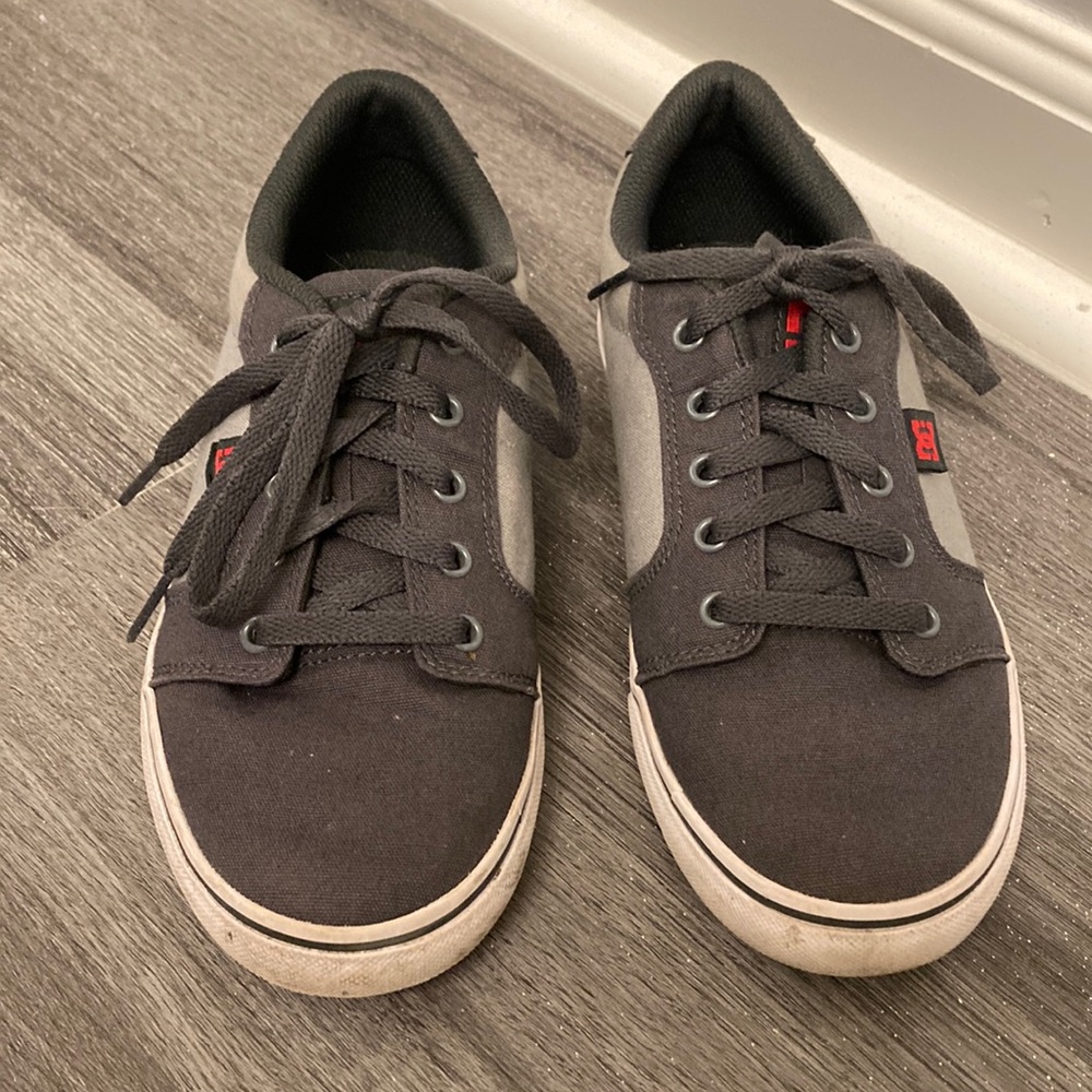 Boy’s DC shoes